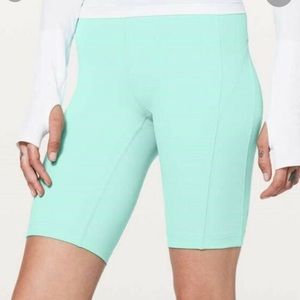 Lululemon biker short 10in